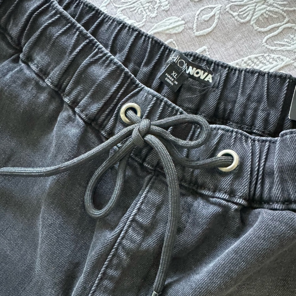 Fashion Nova Wide Leg Jeans - Picture 6 of 10